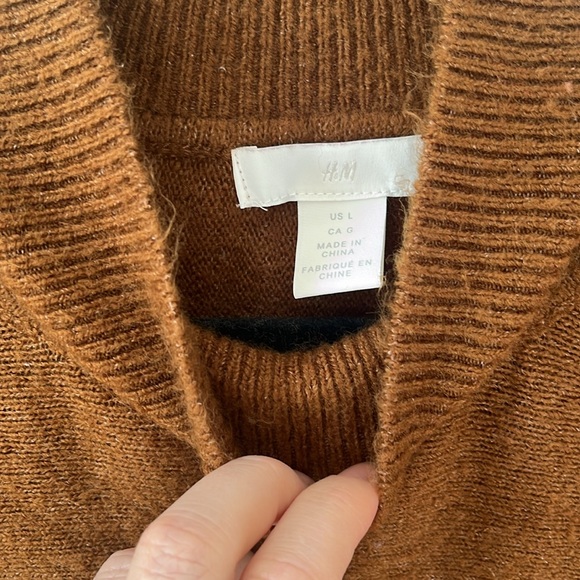 H&M Brown Mock Neck Sweater - size large - Picture 2 of 2